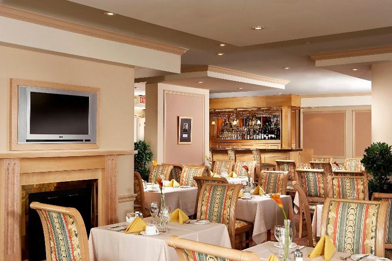 Four Points By Sheraton Toronto Lakeshore Restaurant photo